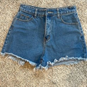 New adorable, high waisted jean shorts, NWOT 😊❤️